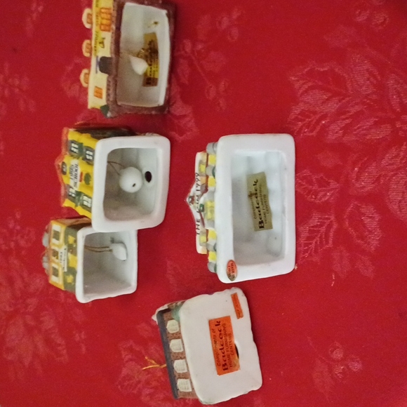 Christmas Village houses with bells - Picture 6 of 9